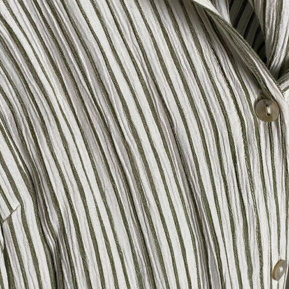 Blue B Collection Ivory & Green Button Down Sleeveless Collared Blouse (Size: M) - Picture 10 of 11